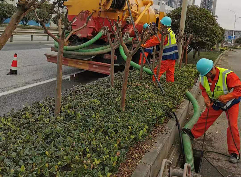 布尔津市政管道清淤